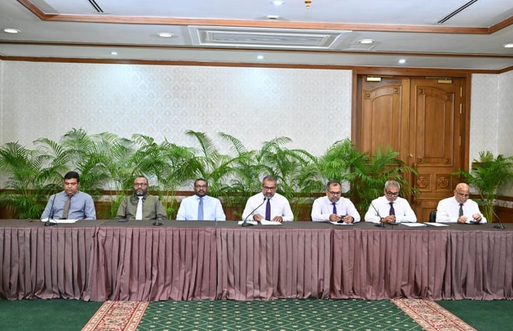 Press conference held today by the Cabinet committee.-- Photo: President's Office